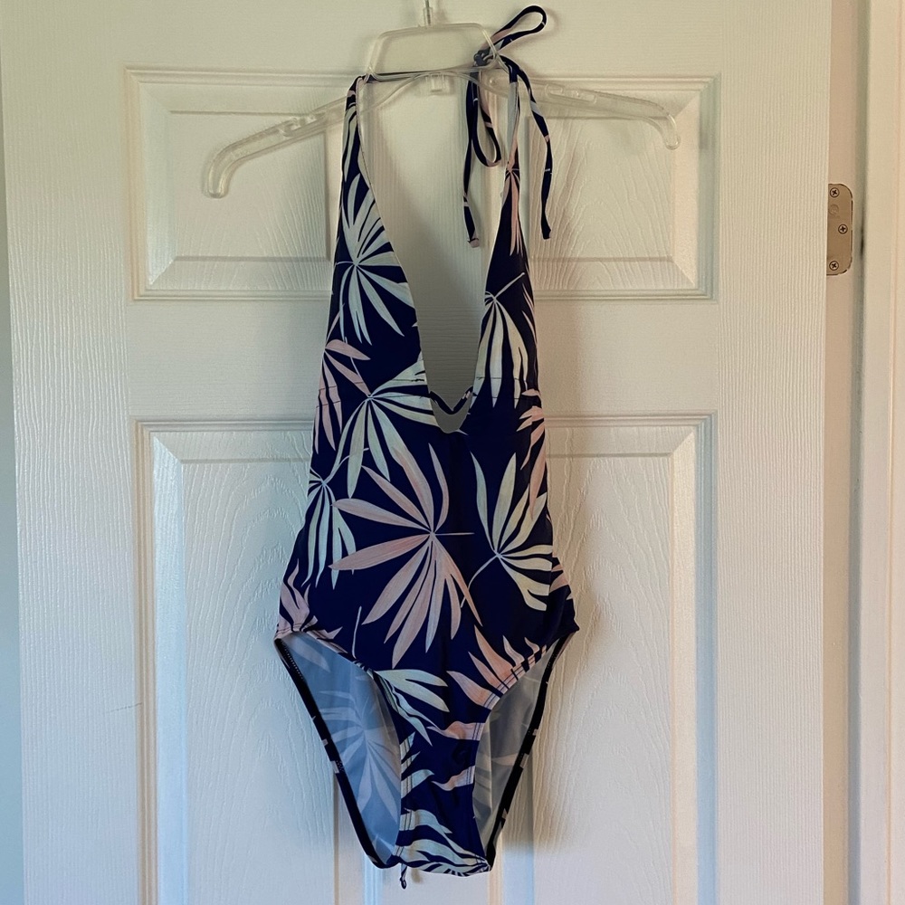 Cute navy one piece swimsuit.